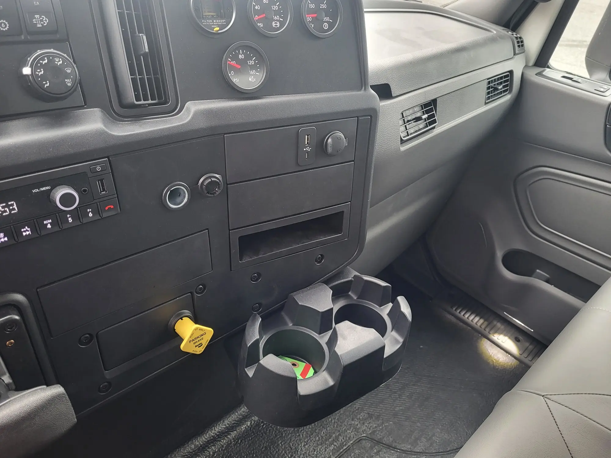 2025 International MV — photo 24