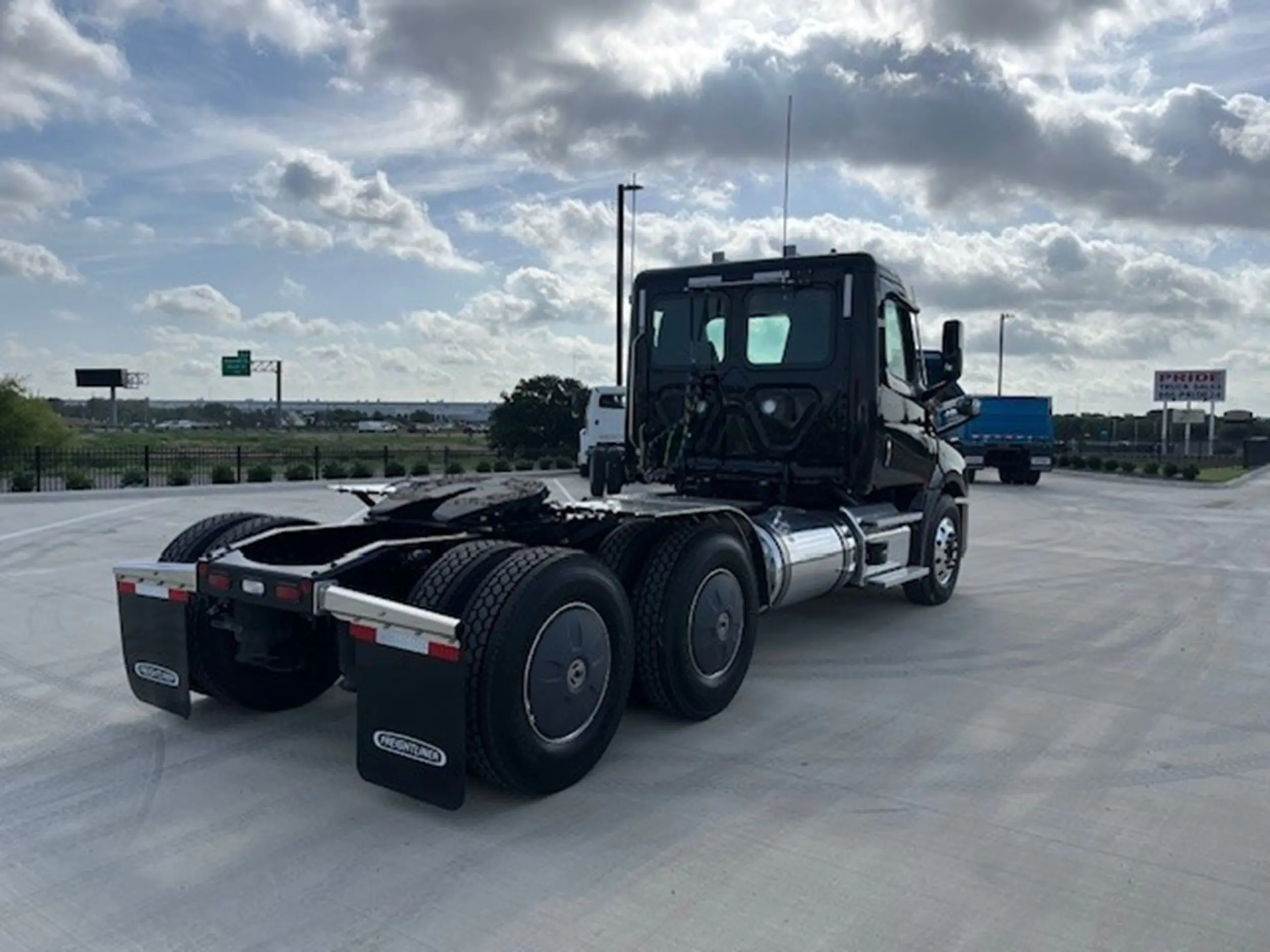 2026 Freightliner Cascadia — photo 5
