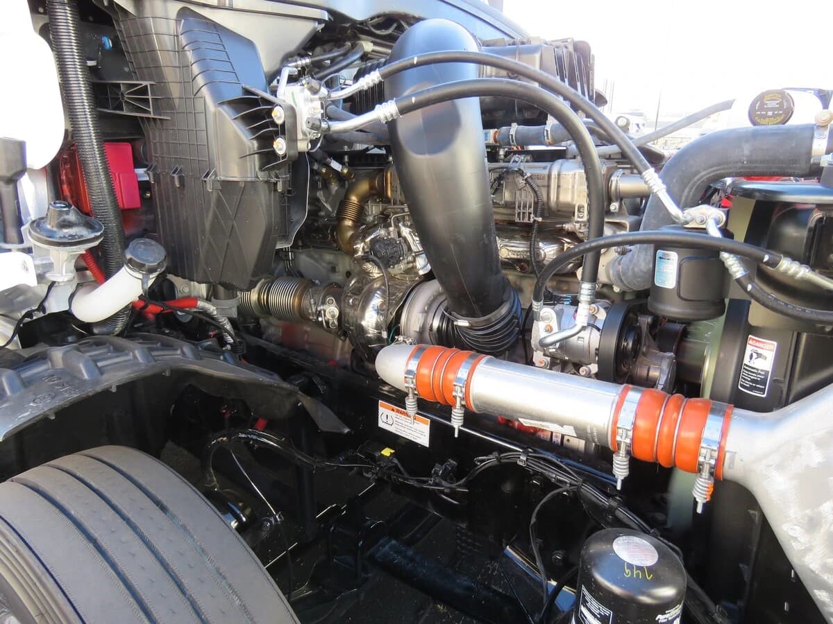 2026 Freightliner Cascadia — photo 13