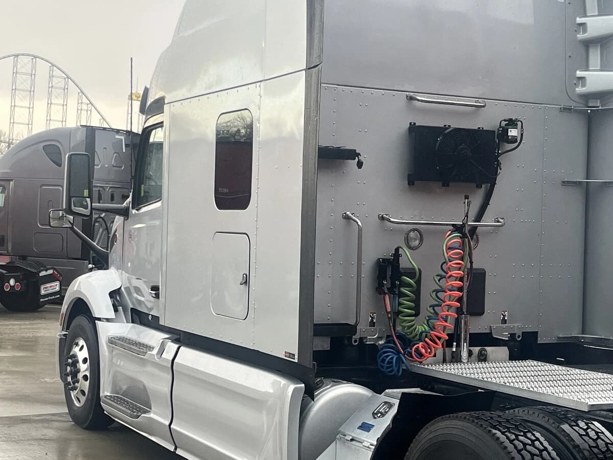 2023 Peterbilt 579 — photo 5