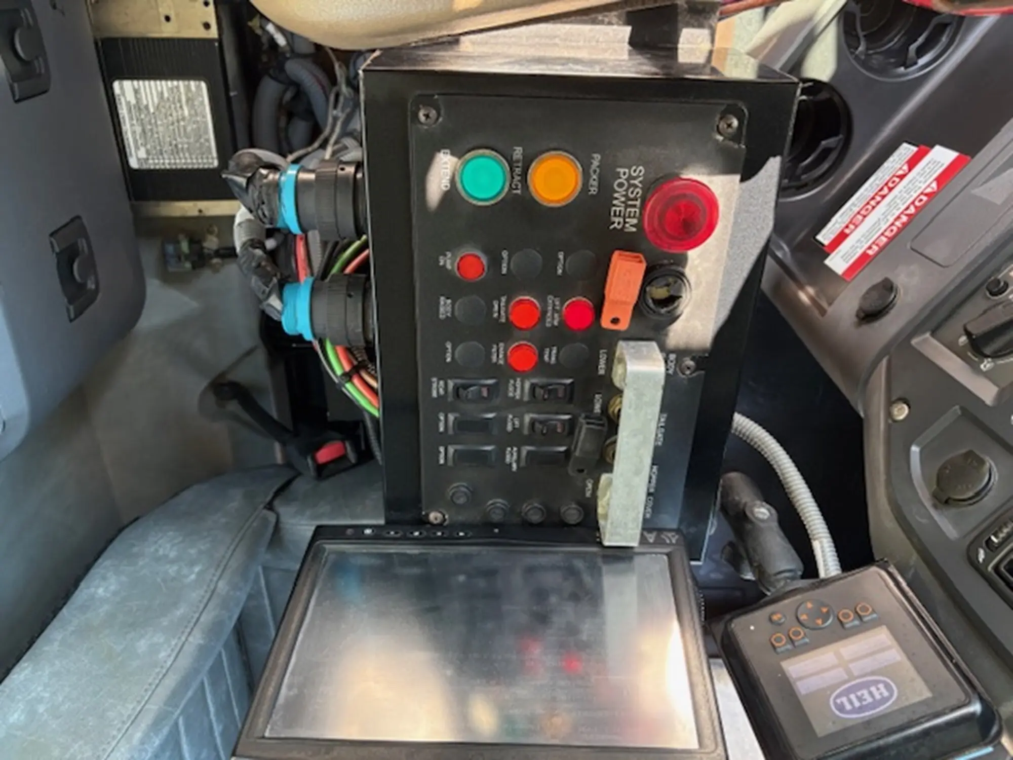 2016 Mack Granite — photo 35