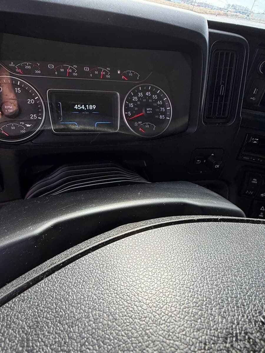 2021 International LT — photo 11