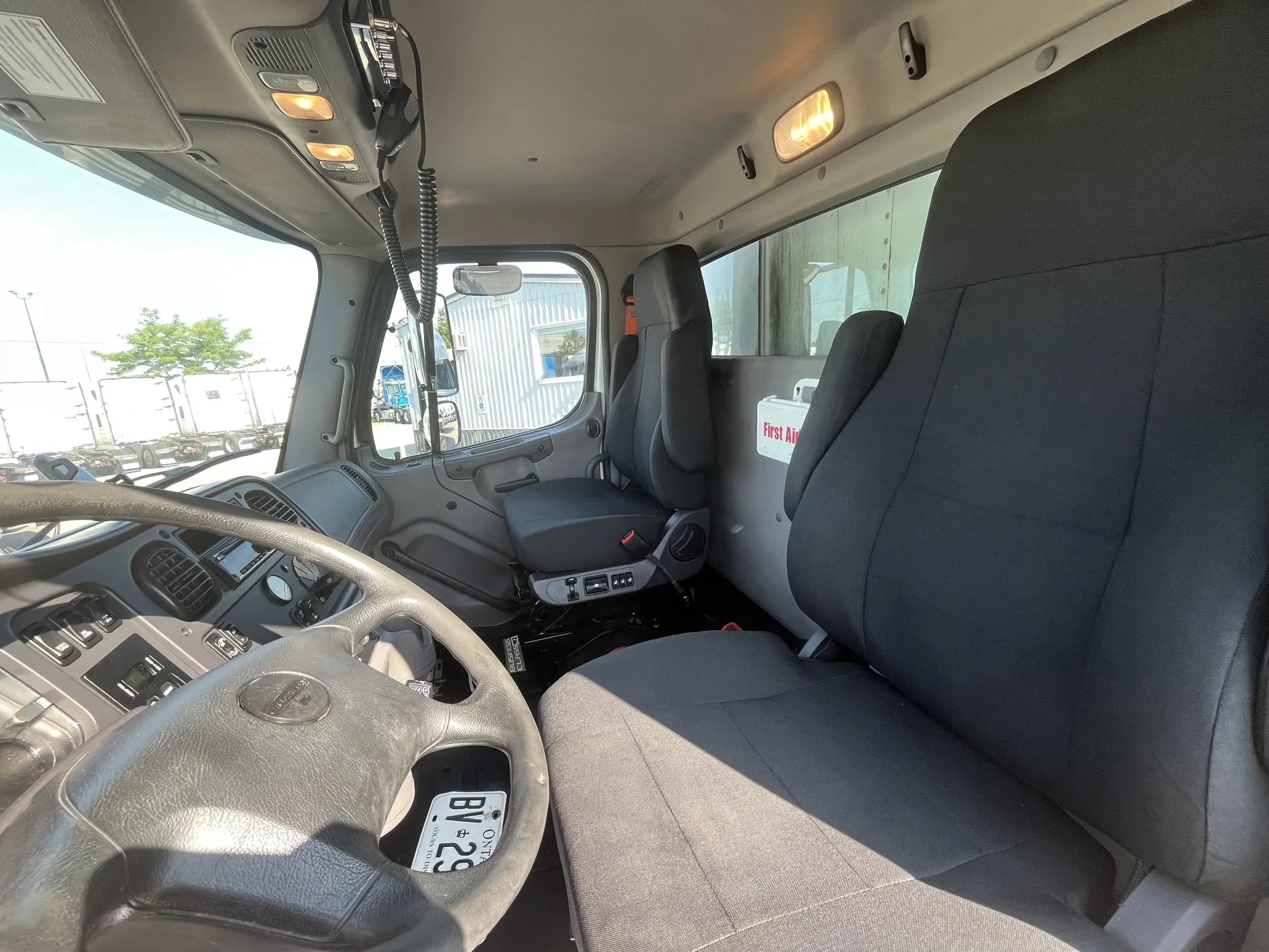 2019 Freightliner M2 106 — photo 18