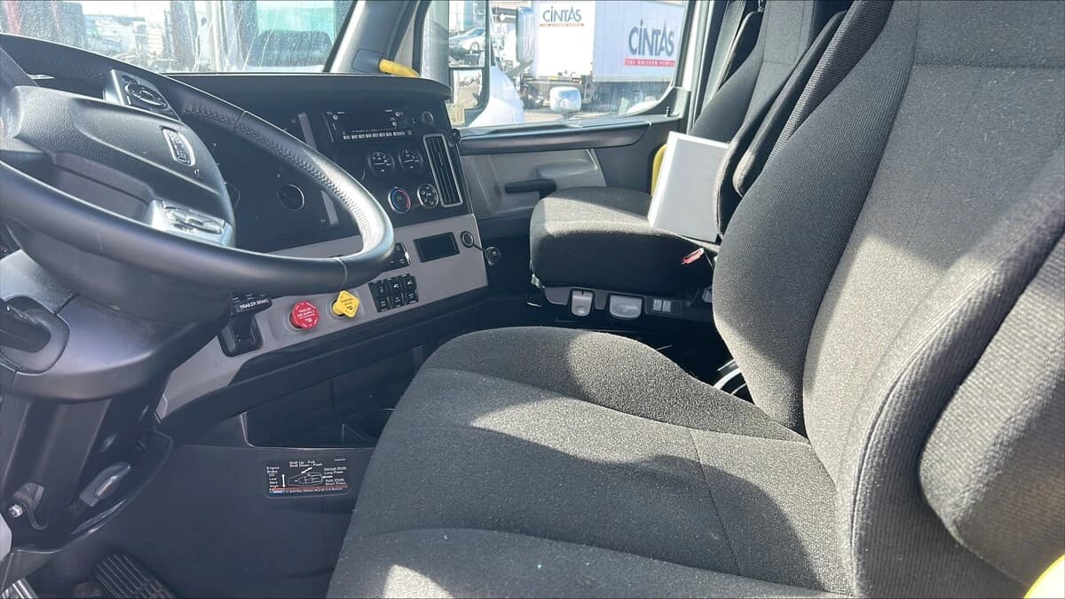 2024 Freightliner Cascadia — photo 4