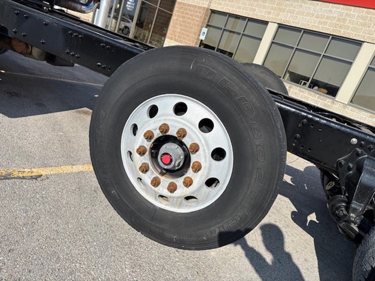 2021 Freightliner 122SD — photo 11