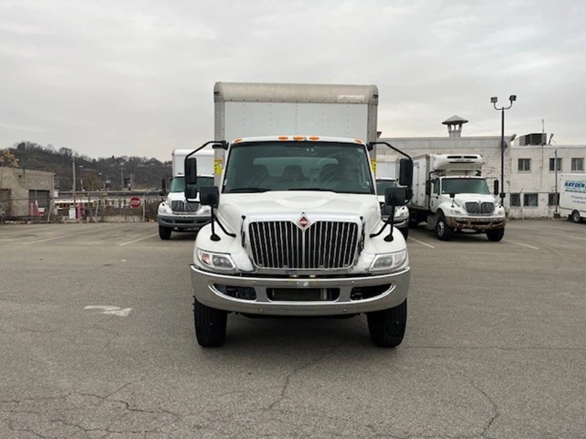 2019 International MV — photo 2