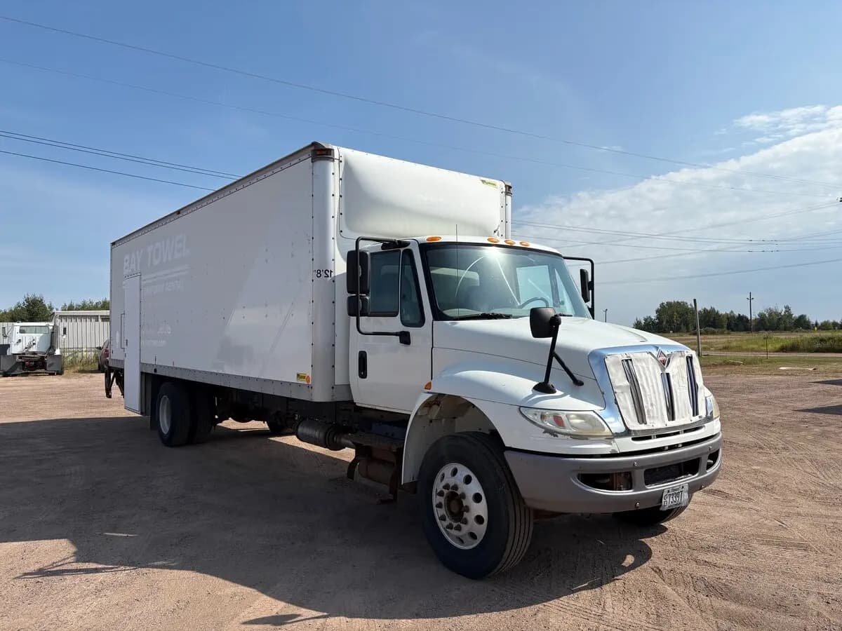 2017 International 4300 — photo 6