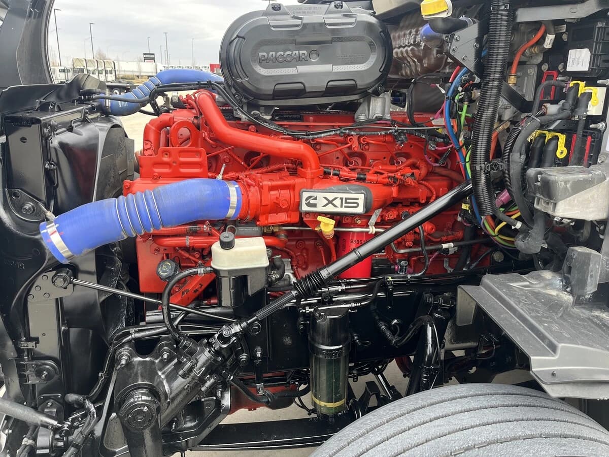 2023 Peterbilt 579 — photo 15