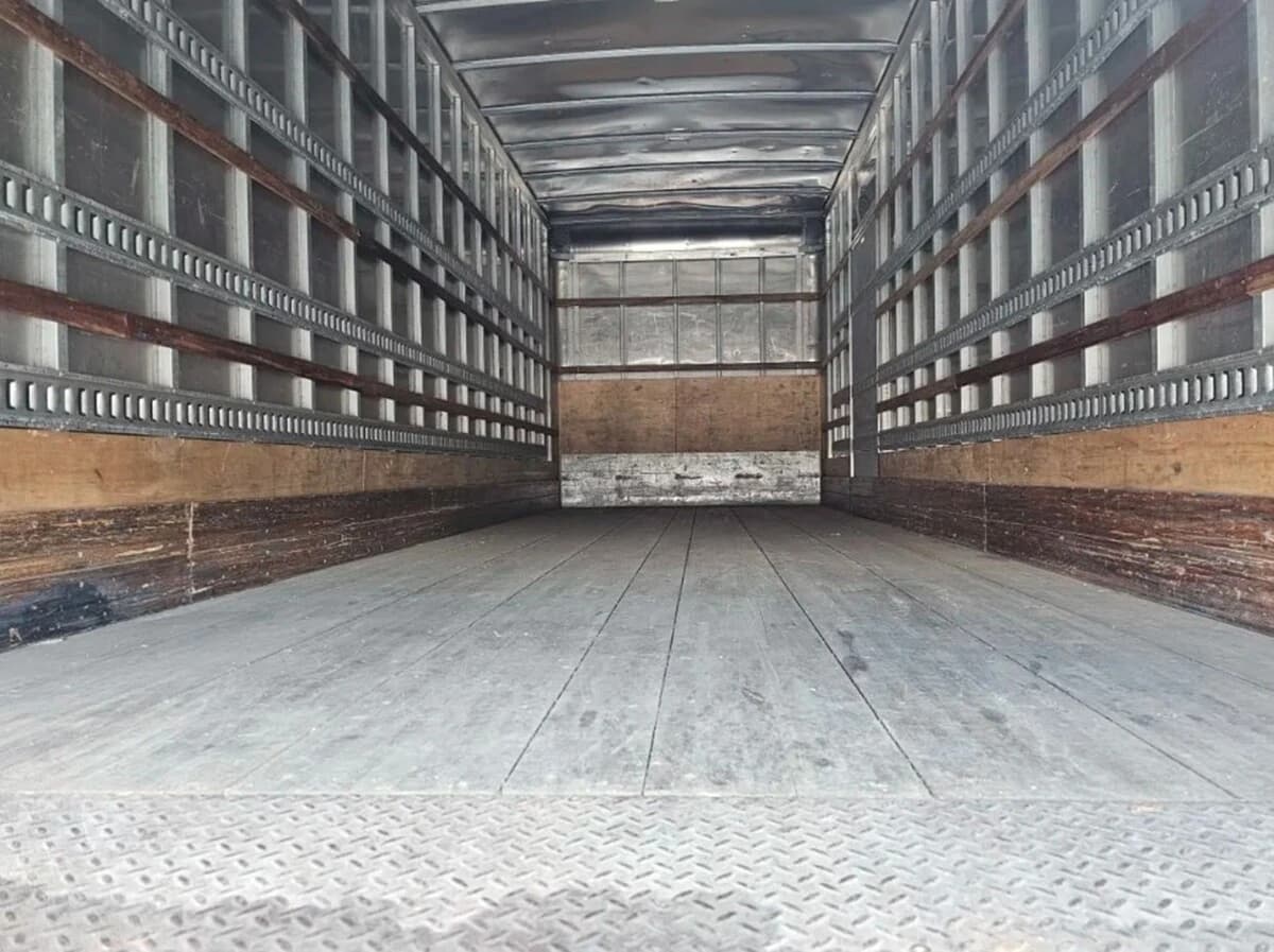 2019 Freightliner M2 106 — photo 8