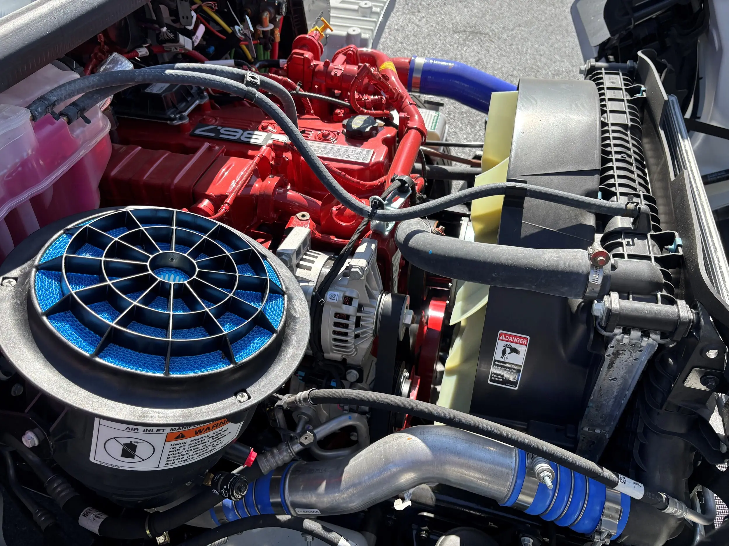 2025 Freightliner M2 106 — photo 10