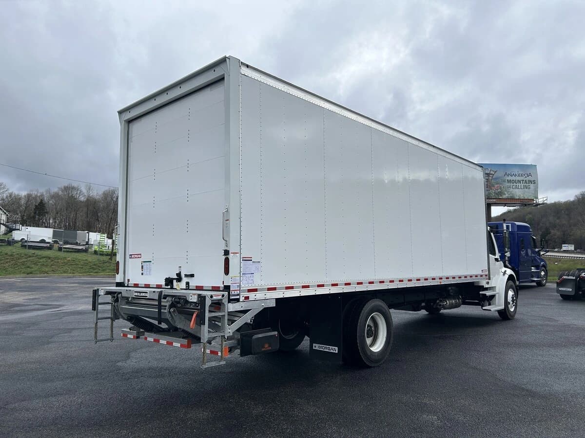 2026 Freightliner M2 106 — photo 5