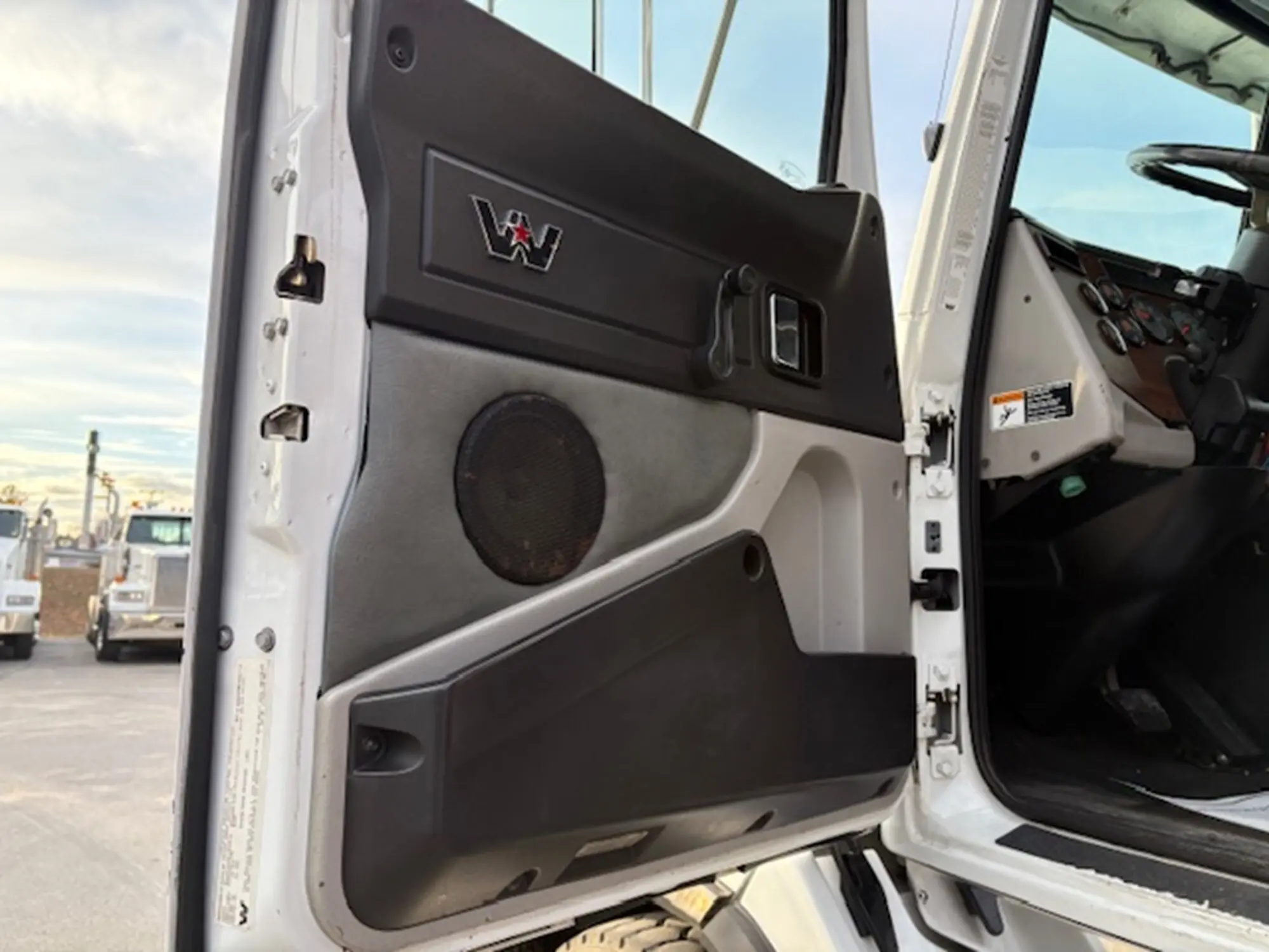 2015 Western Star 4700 — photo 28