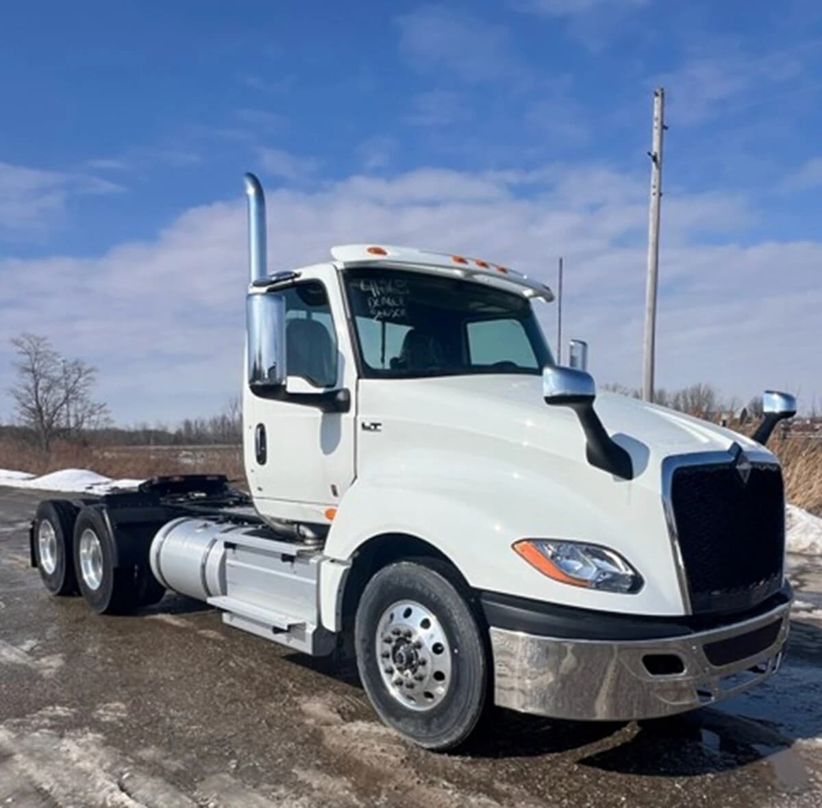 2025 International LT — photo 3