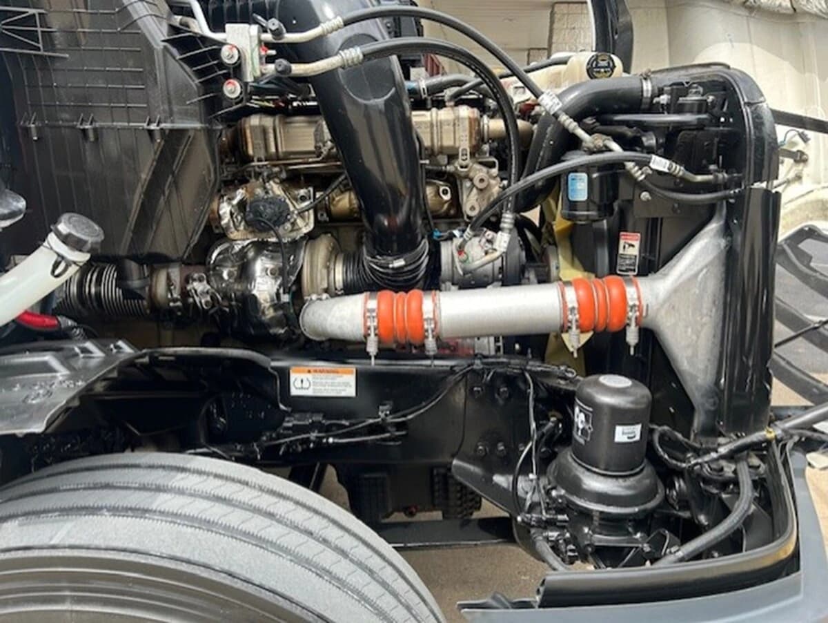 2024 Freightliner Cascadia — photo 12