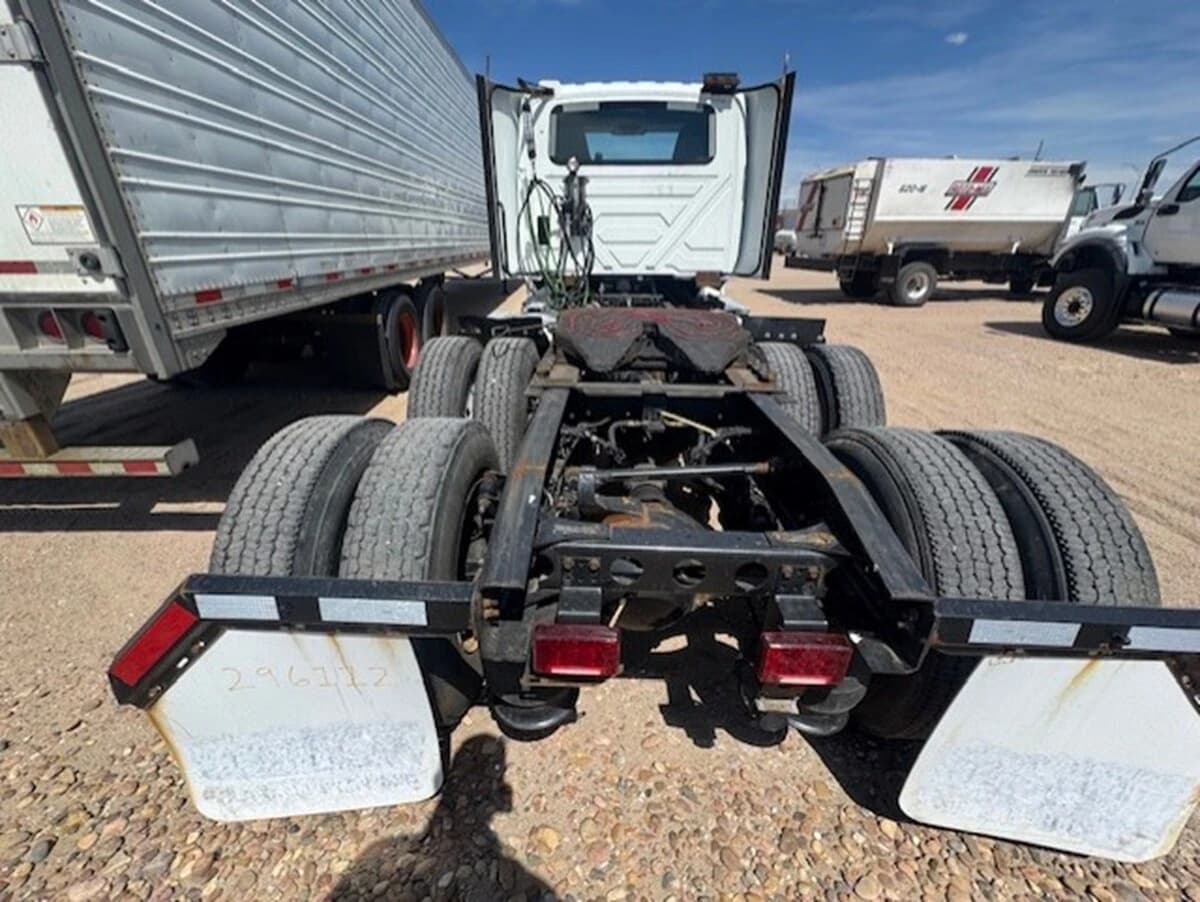 2019 International LT — photo 5