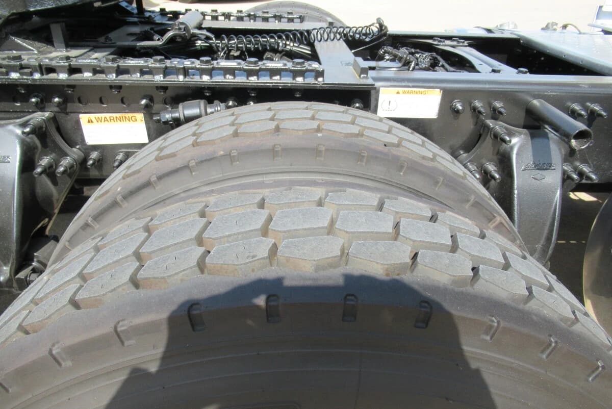 2023 Freightliner Cascadia — photo 13