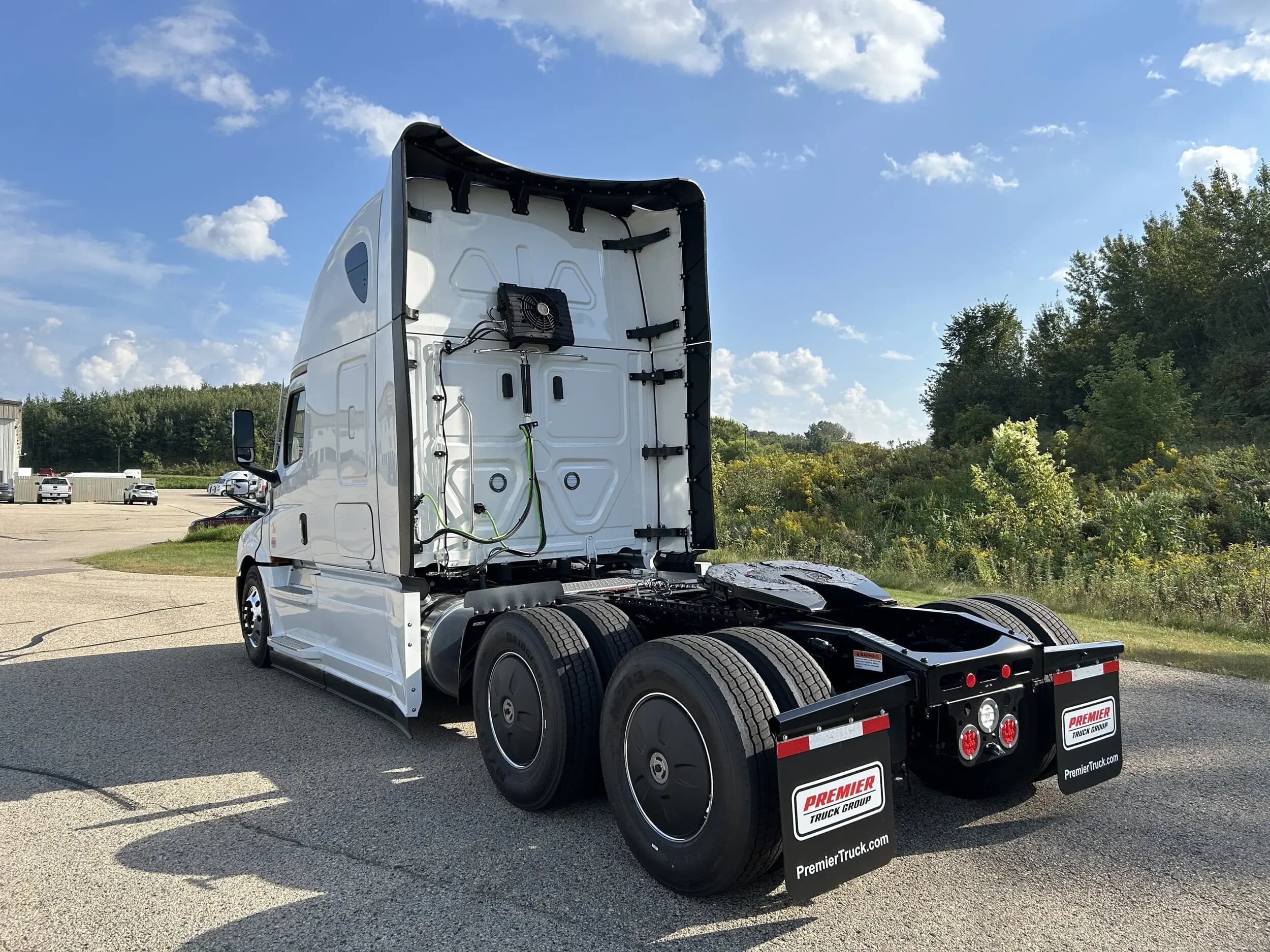 2026 Freightliner Cascadia — photo 7