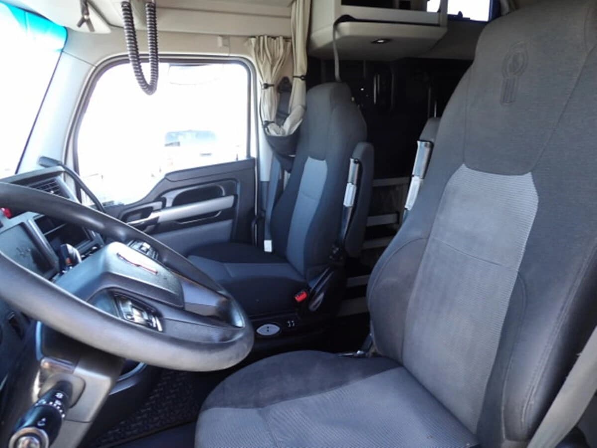 2023 Kenworth T680 — photo 12