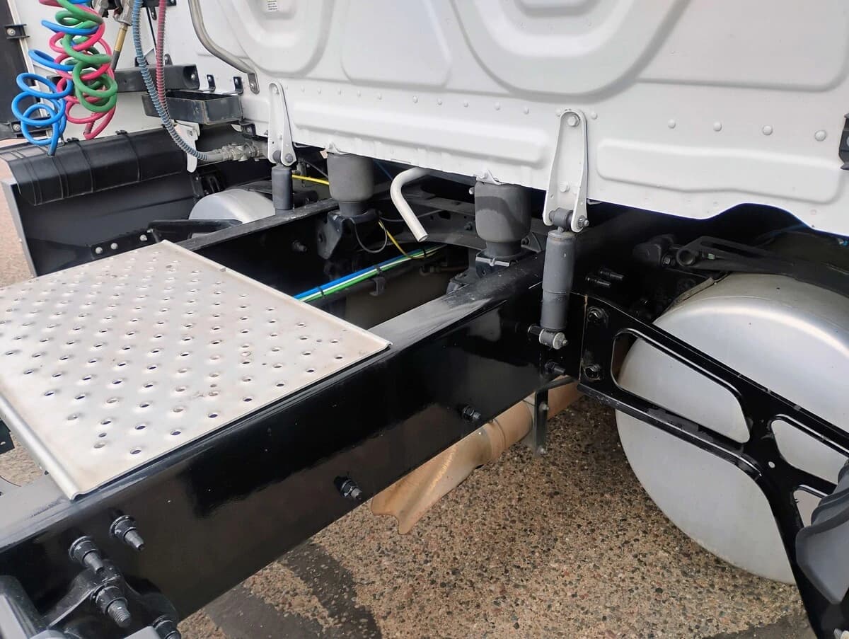 2024 Freightliner Cascadia — photo 12