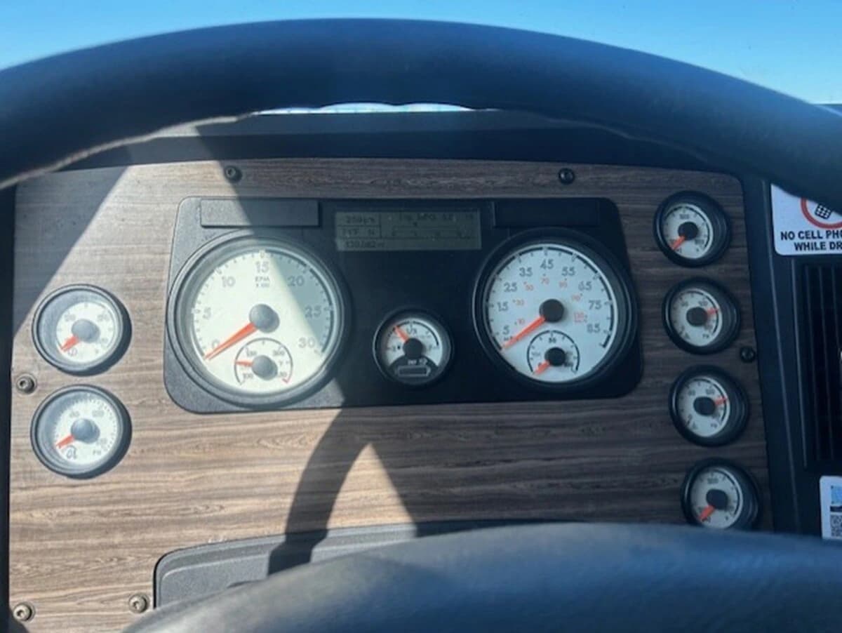 2021 Freightliner 122SD — photo 21