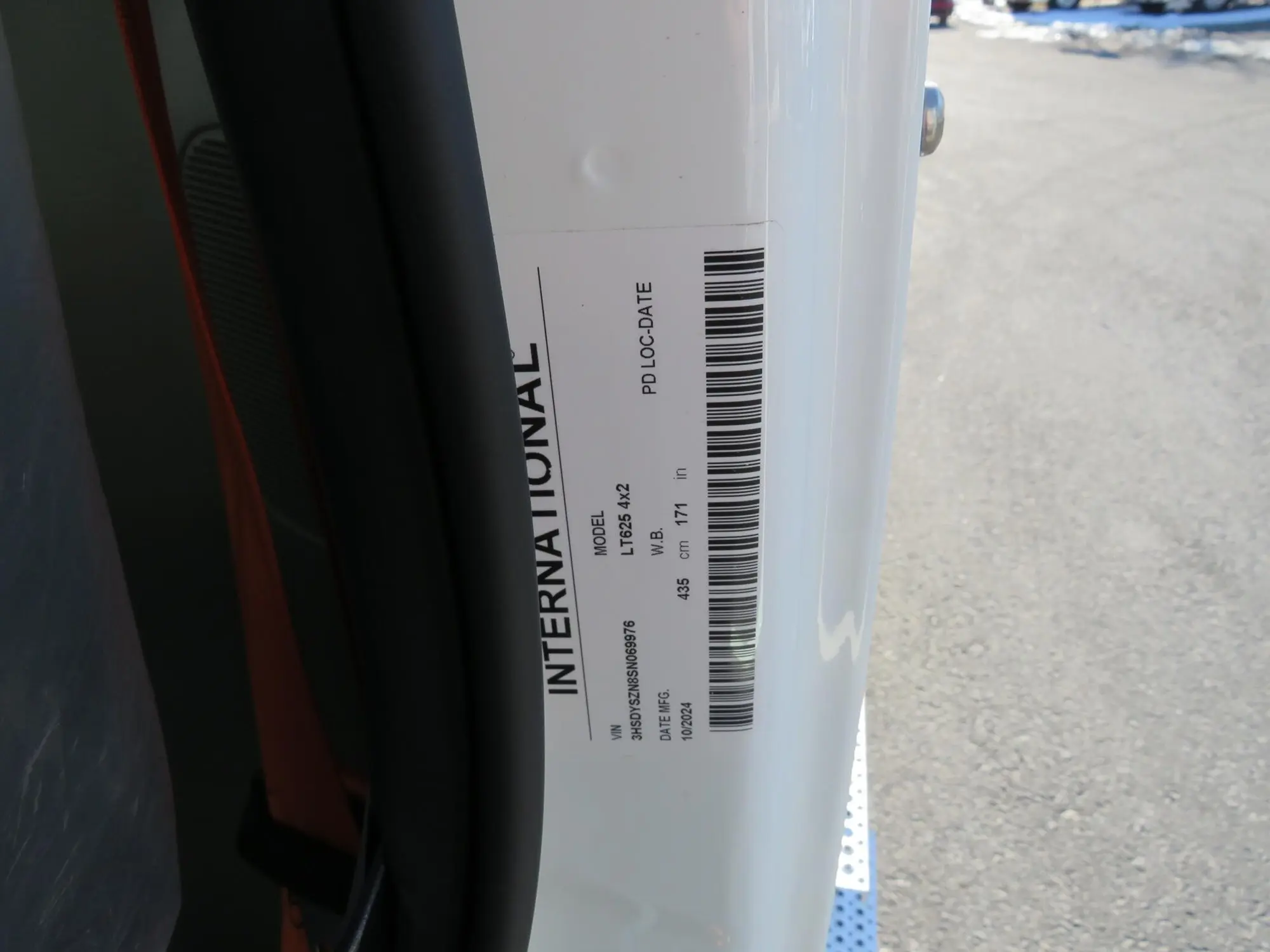 2025 International LT — photo 7