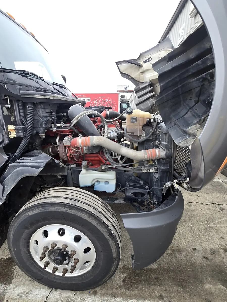 2019 International LT — photo 11