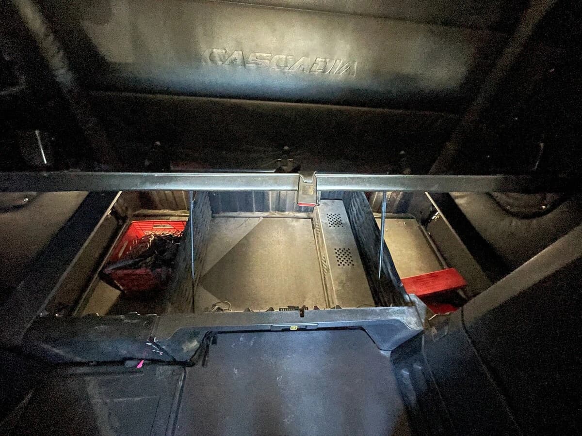 2023 Freightliner Cascadia — photo 39