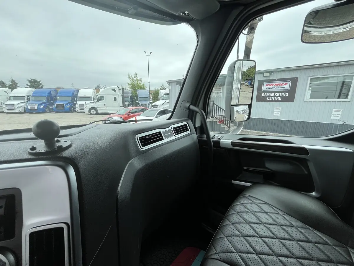 2024 Western Star 49X — photo 34