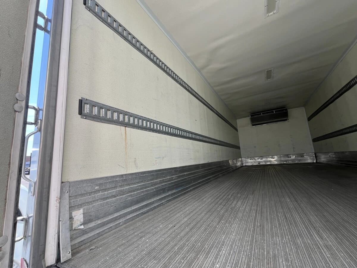 2019 Freightliner M2 106 — photo 14