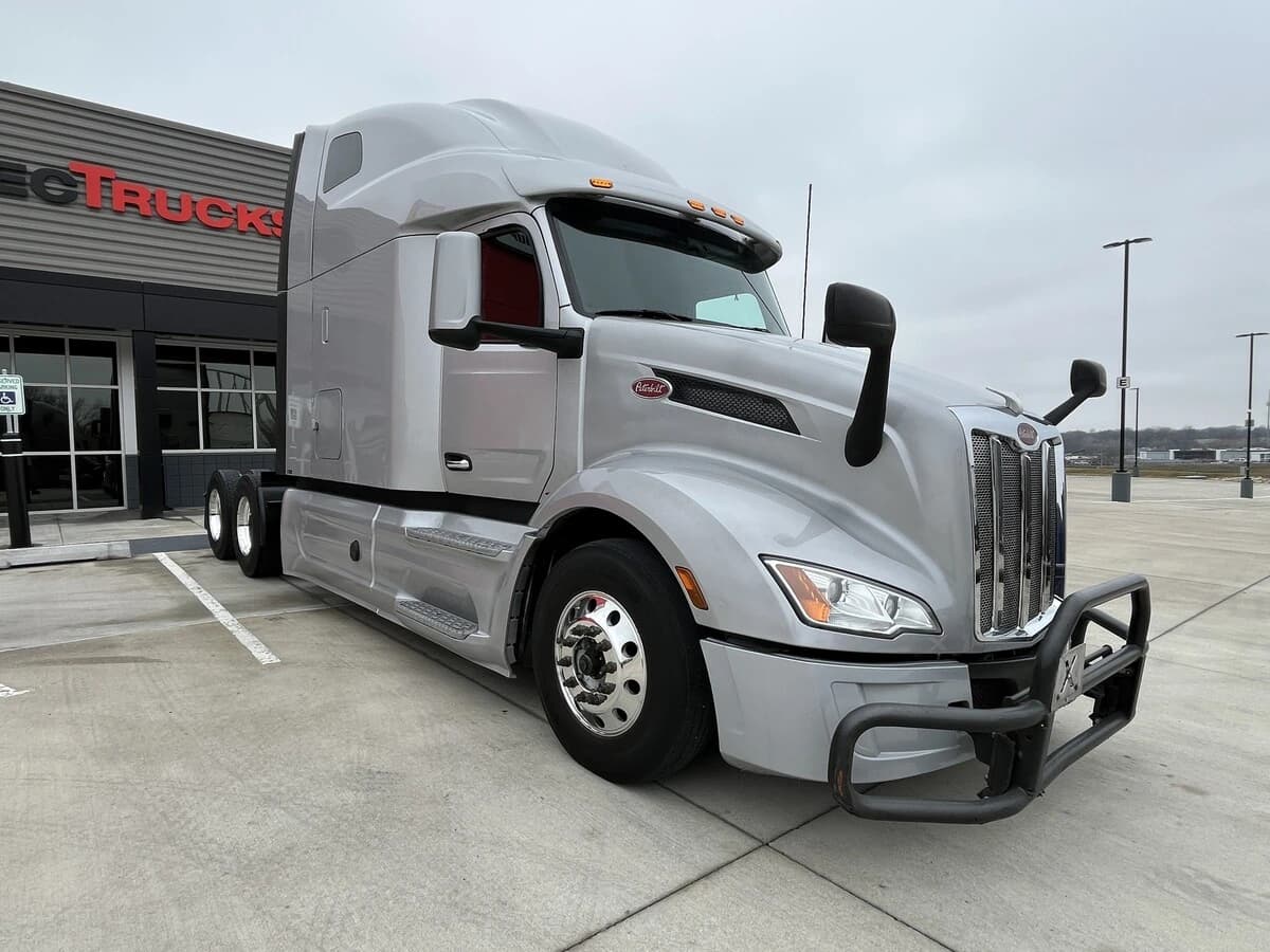 2023 Peterbilt 579 — photo 10