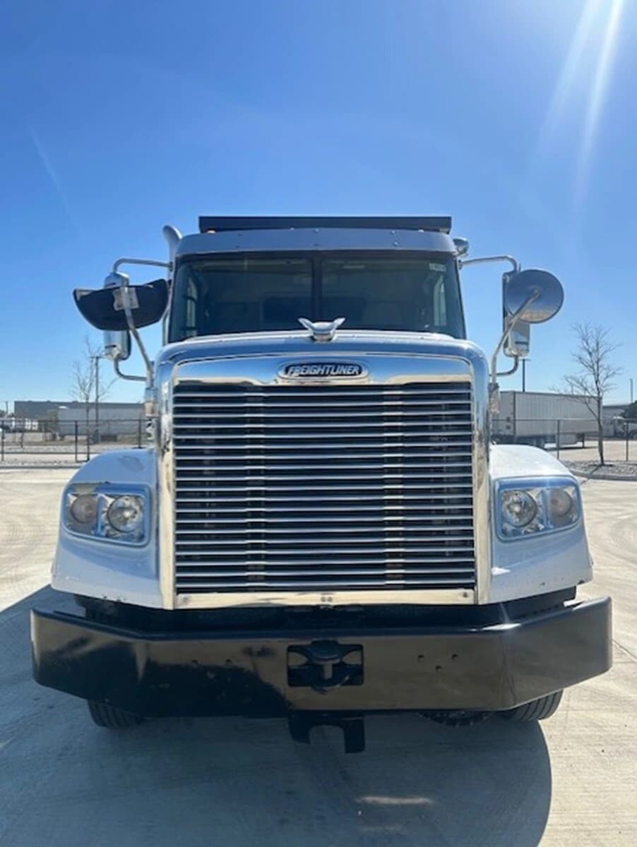 2021 Freightliner 122SD — photo 5