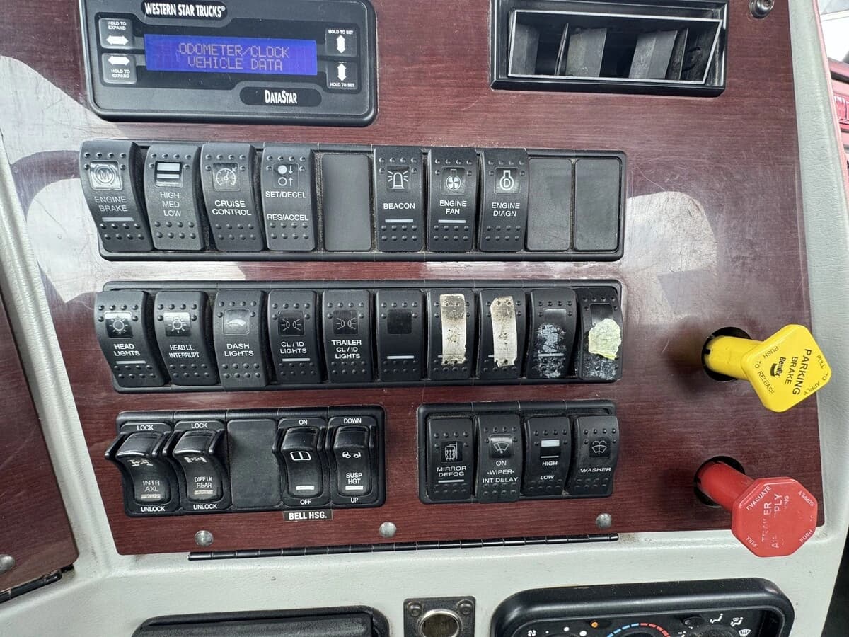 2020 Western Star 4700 — photo 23