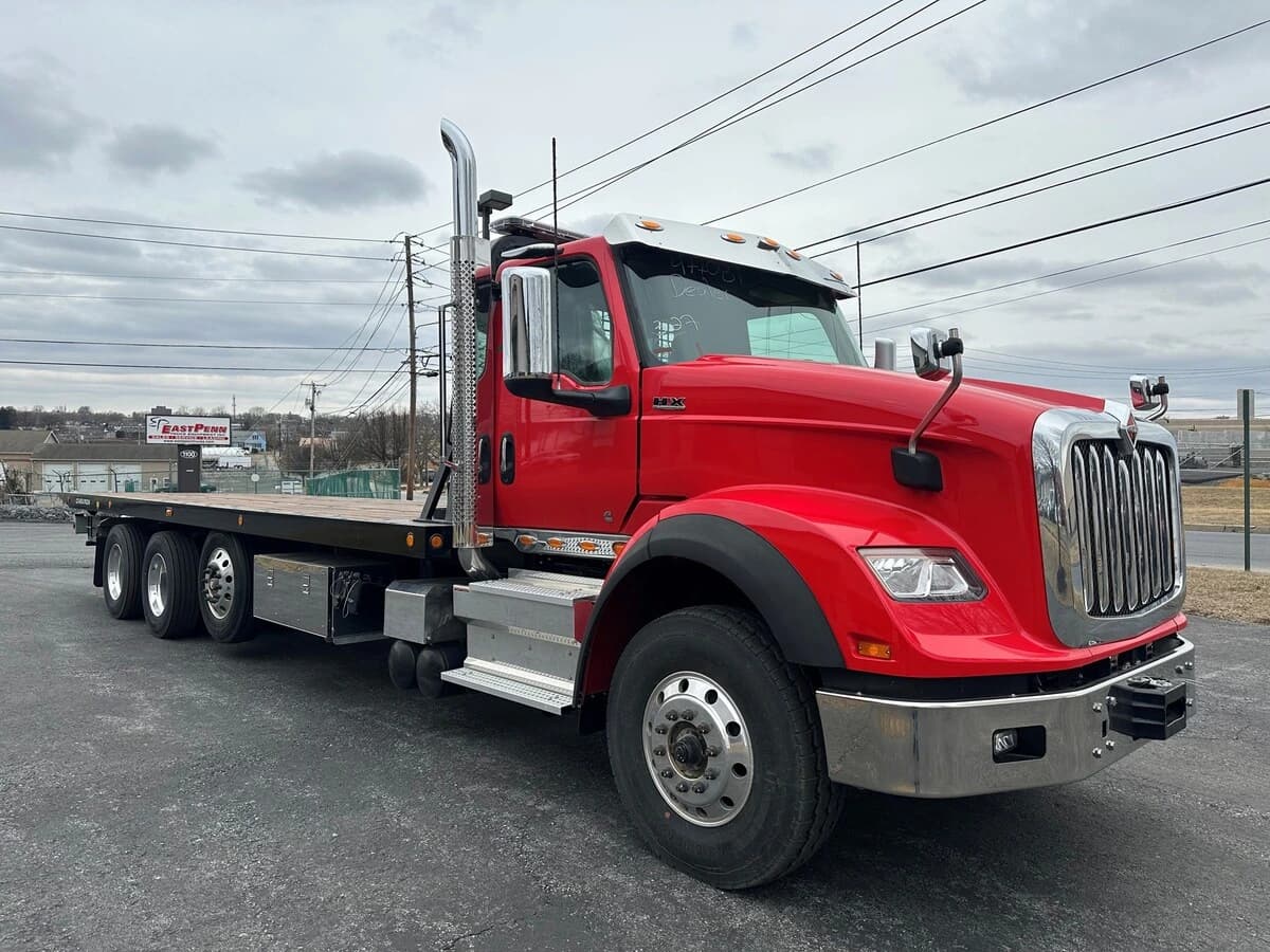 2025 International HX — photo 4