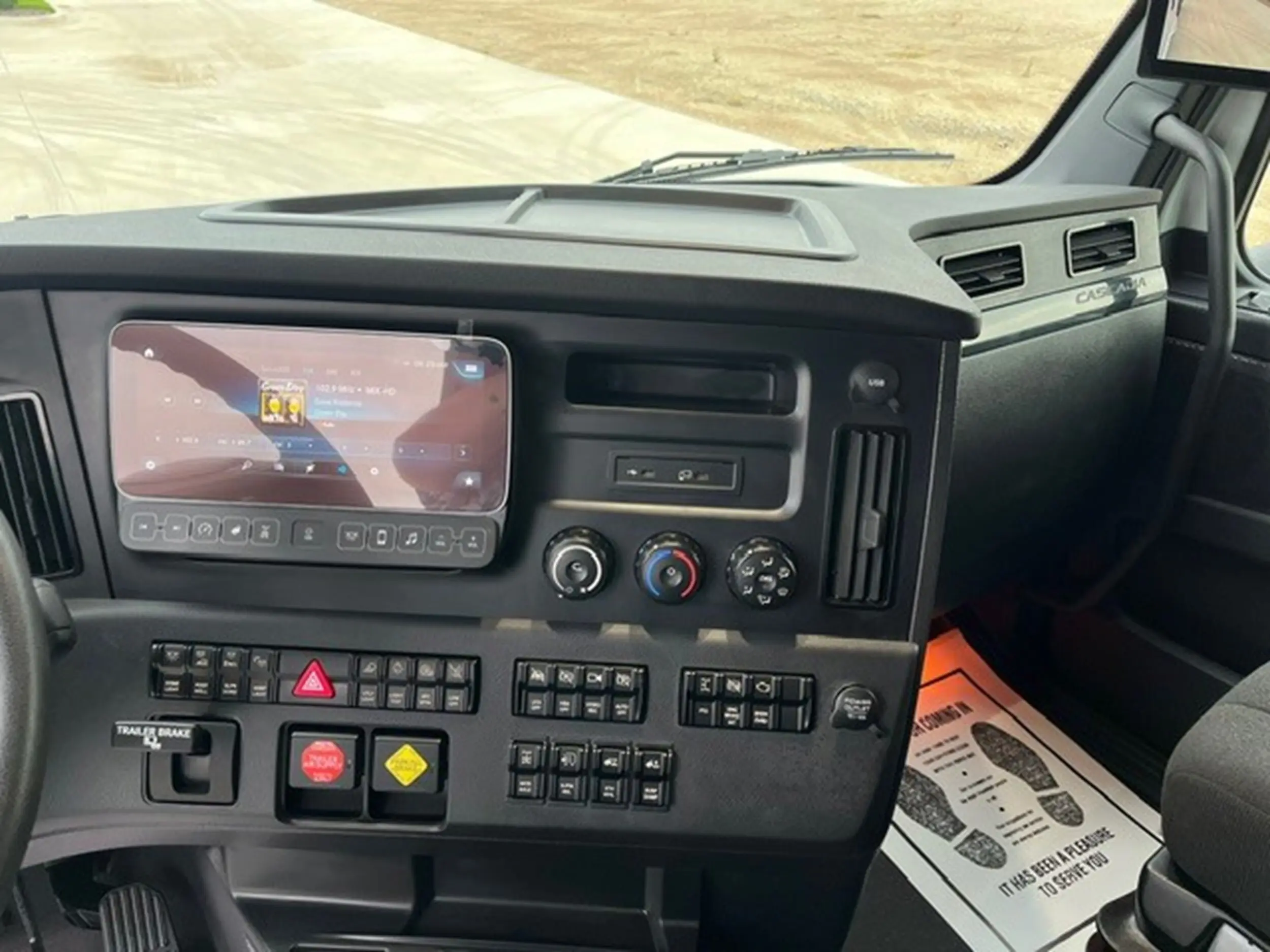 2026 Freightliner Cascadia — photo 15