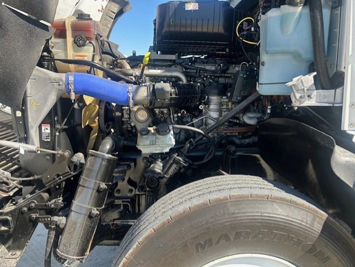 2021 Freightliner 122SD — photo 14