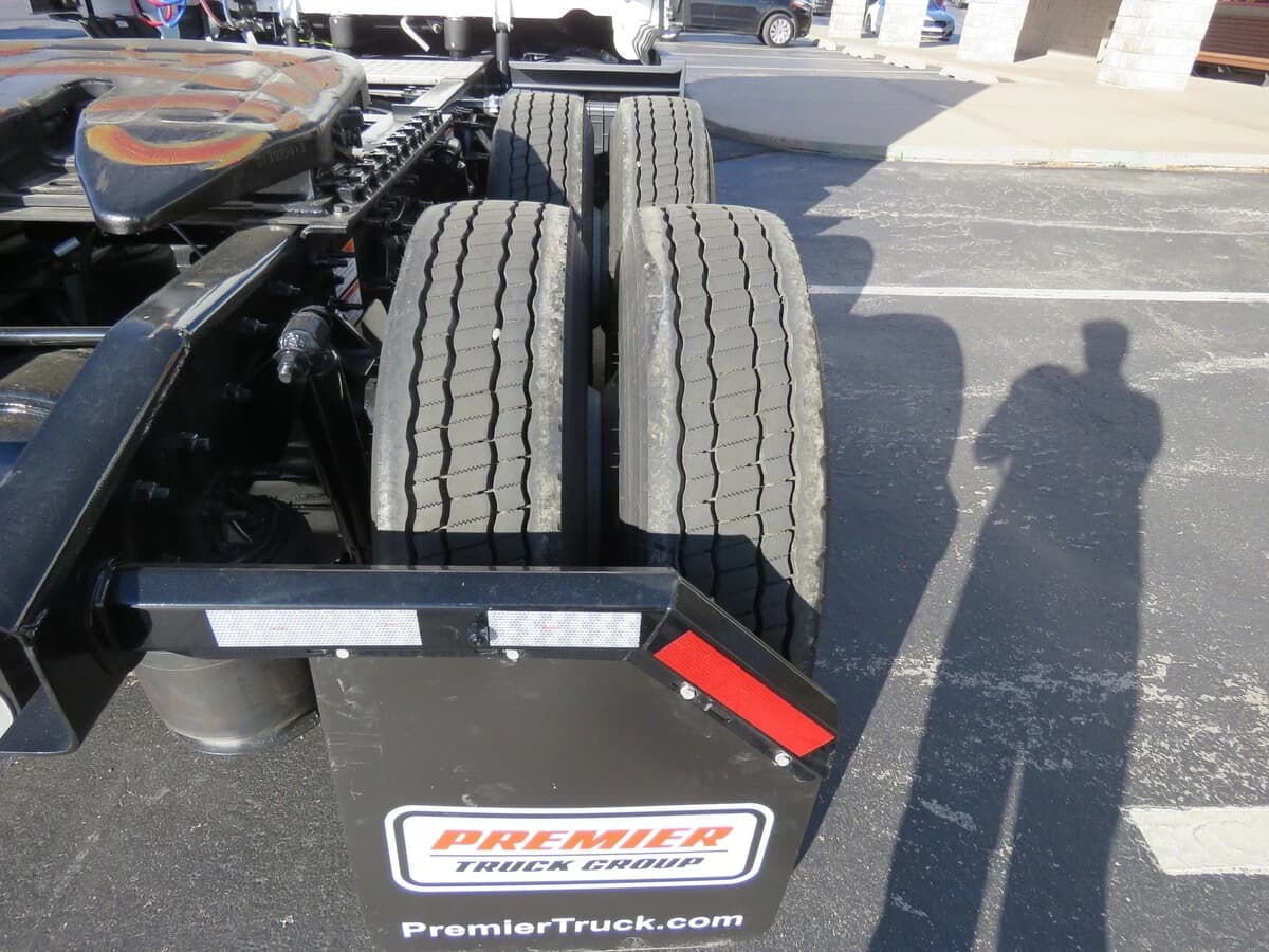 2026 Freightliner Cascadia — photo 6