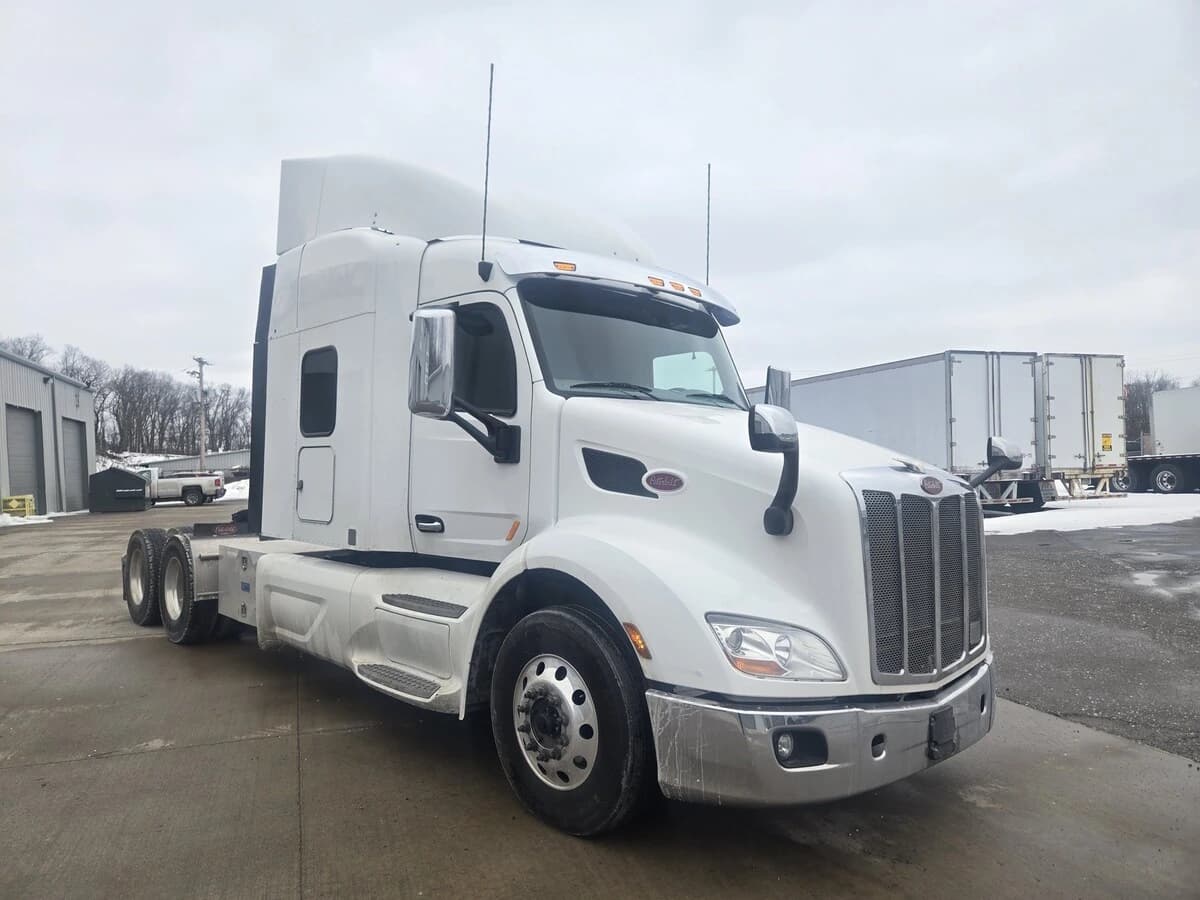 2020 Peterbilt 579 — photo 3