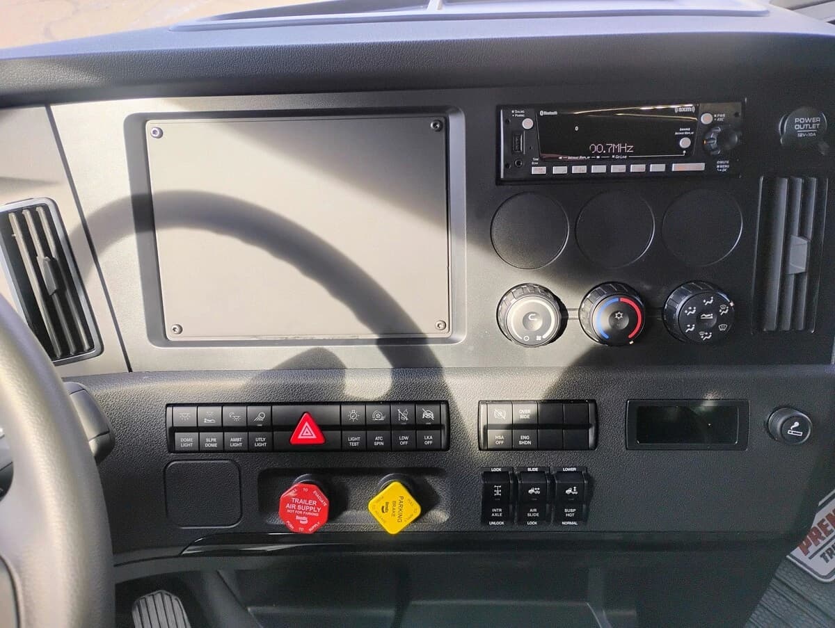 2026 Freightliner Cascadia — photo 20