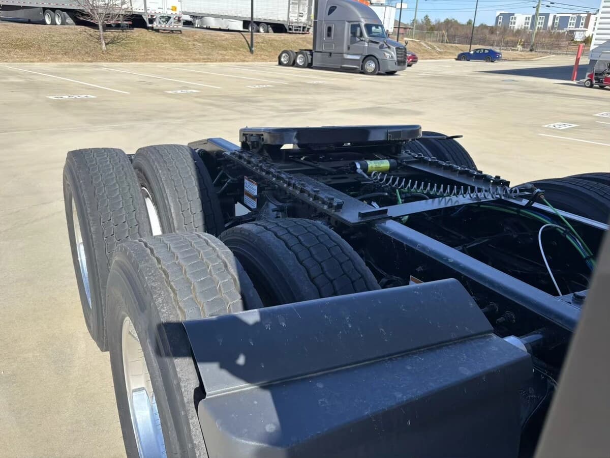 2026 Freightliner Cascadia — photo 4