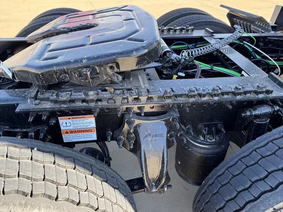 2026 Freightliner Cascadia — photo 8