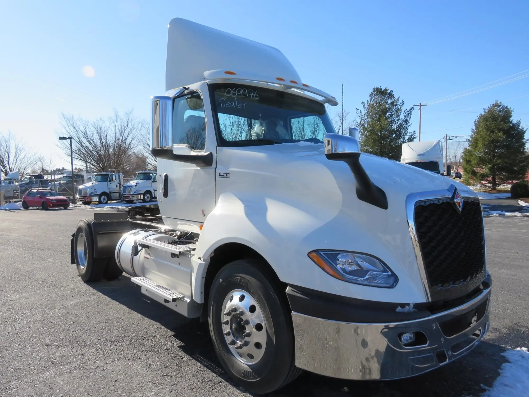 2025 International LT — photo 3