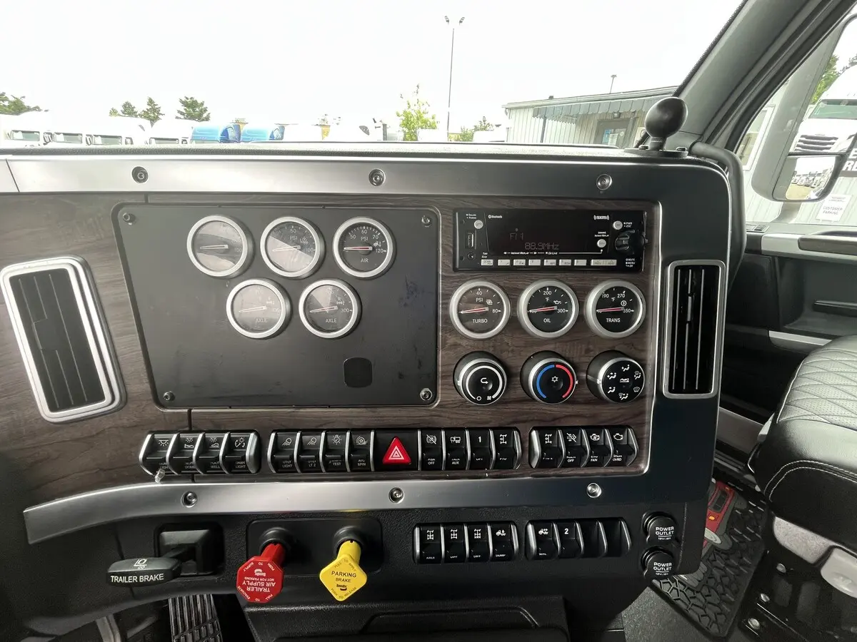 2024 Western Star 49X — photo 27