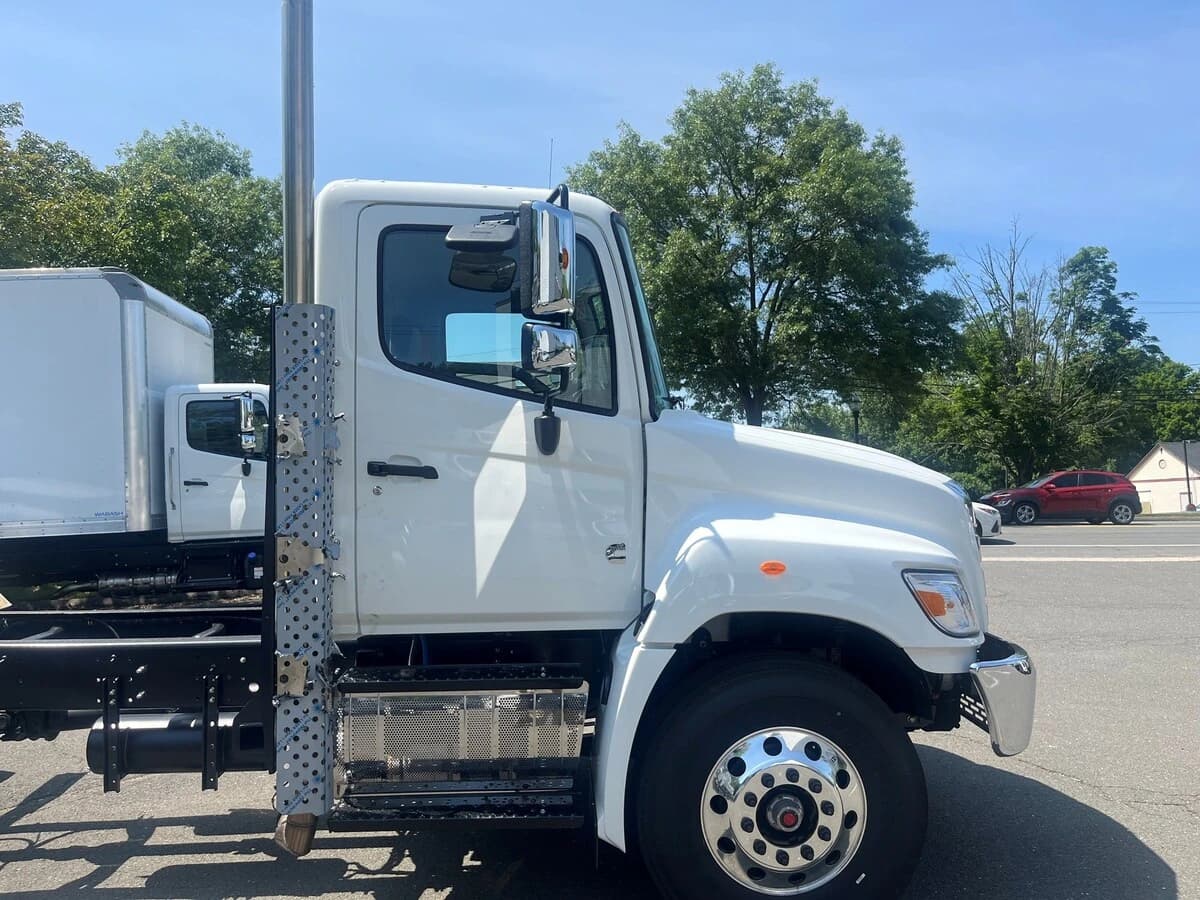 2026 Hino L7 — photo 7