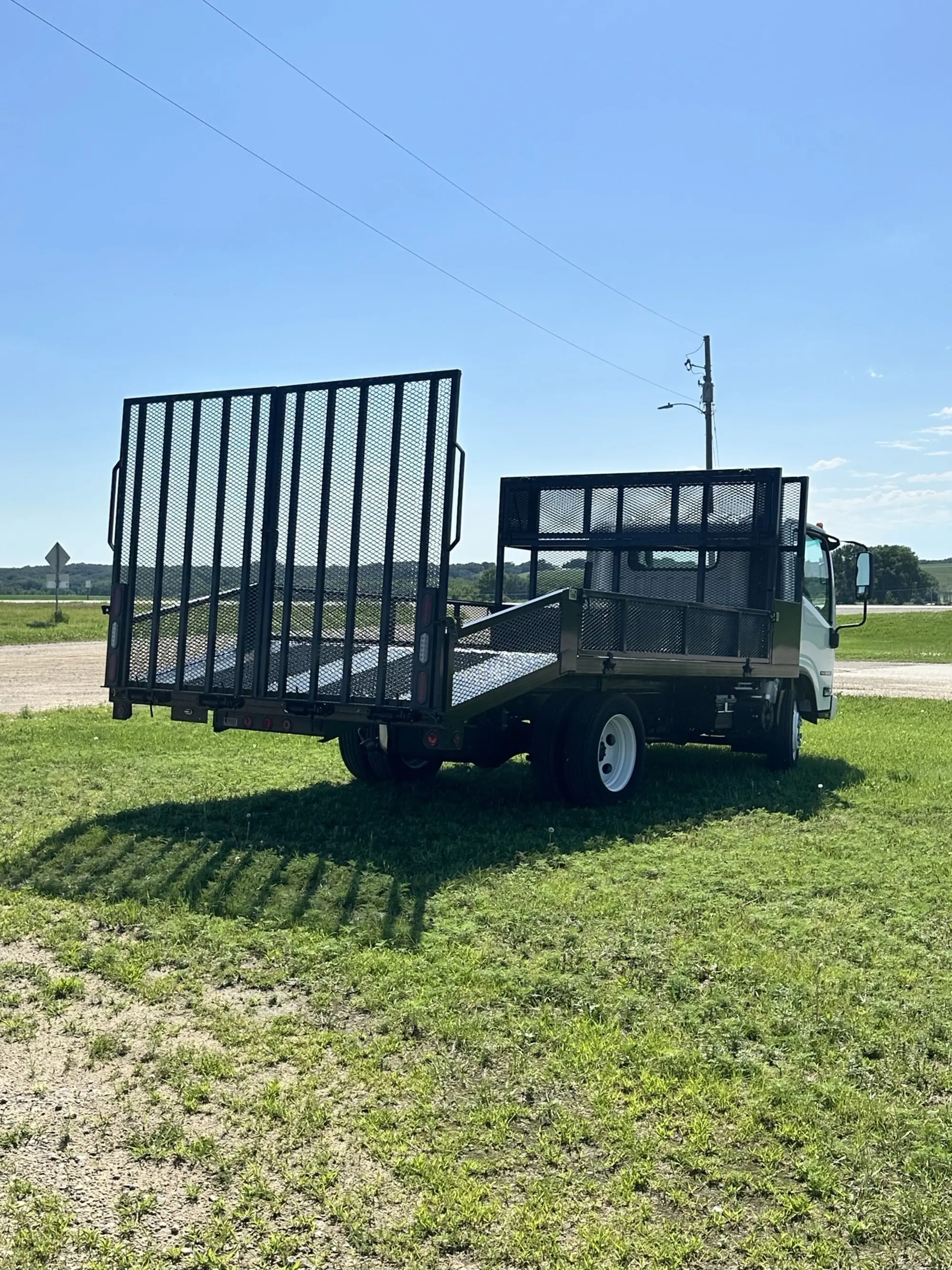 2024 Isuzu NRR — photo 5