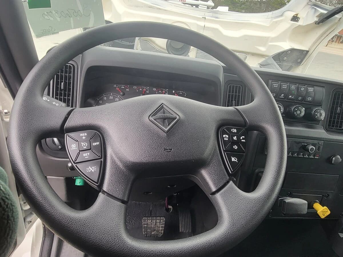 2025 International MV — photo 12