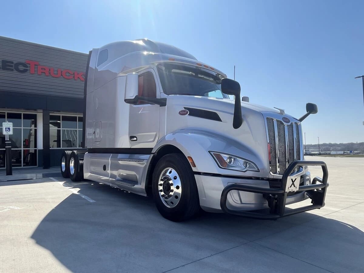 2023 Peterbilt 579 — photo 11