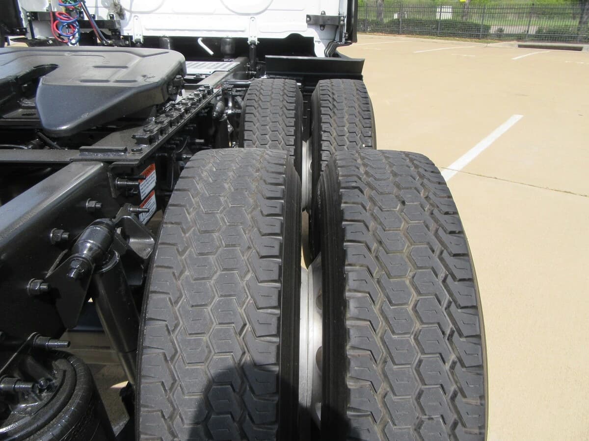 2025 Freightliner Cascadia — photo 16