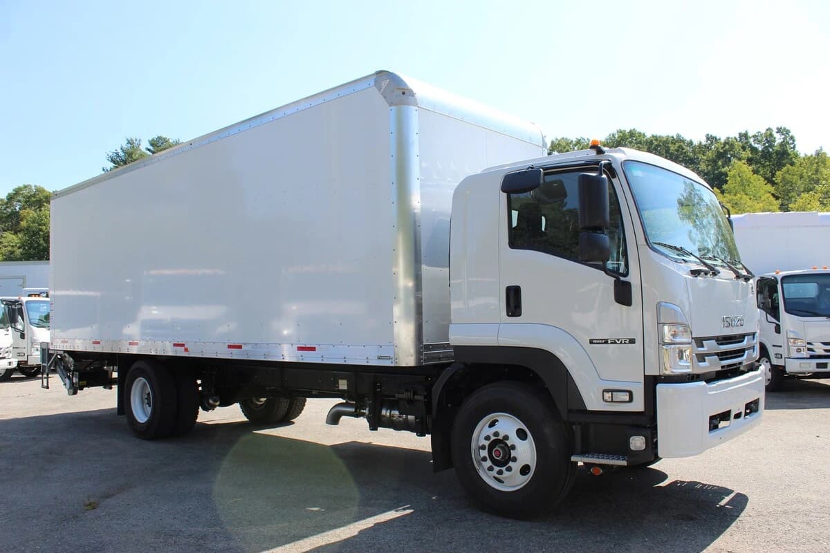 2025 Isuzu FVR — photo 3