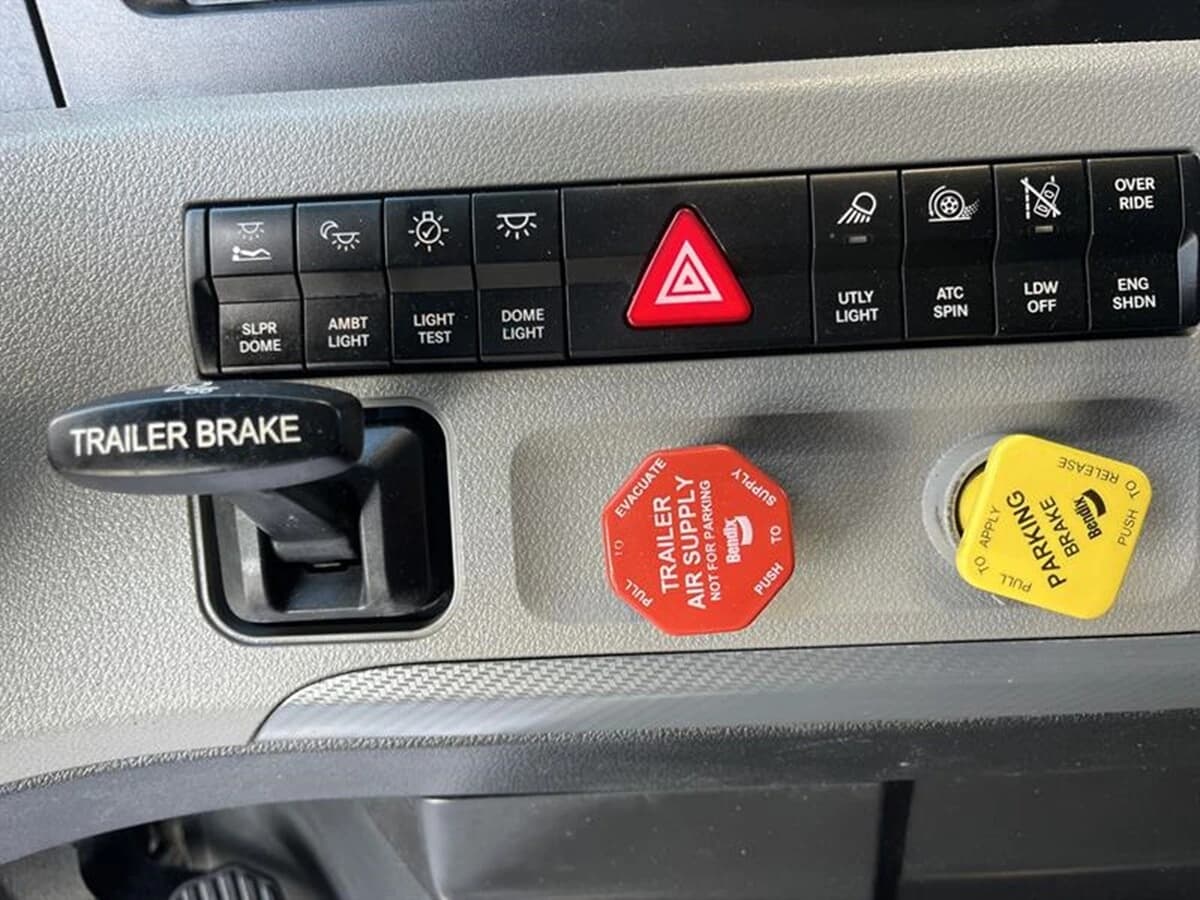 2022 Freightliner Cascadia — photo 5