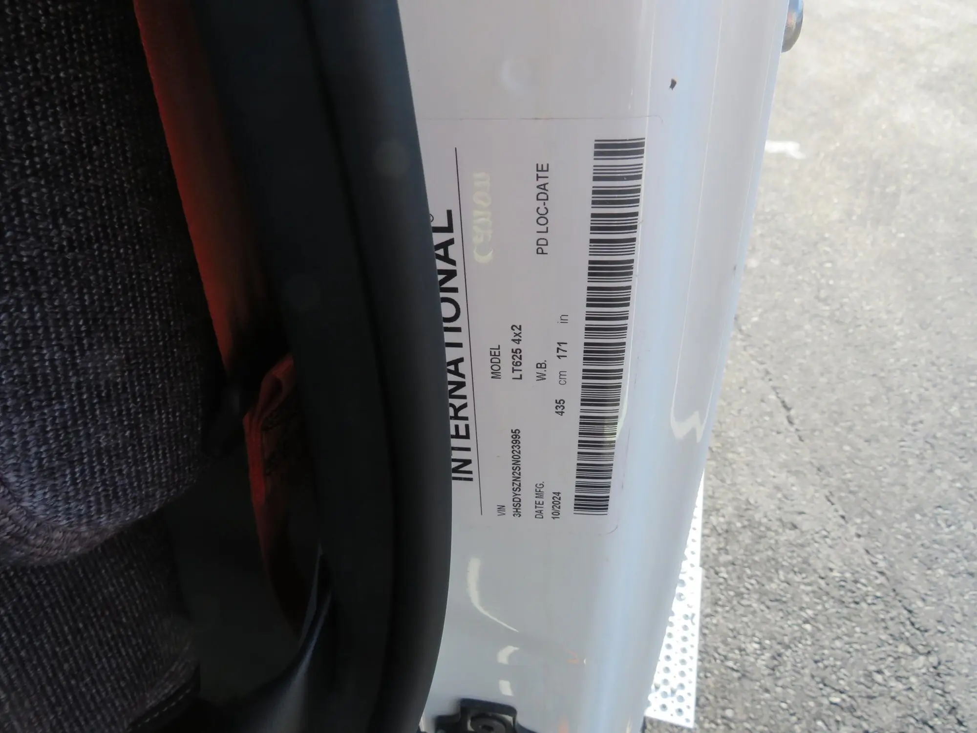 2025 International LT — photo 6